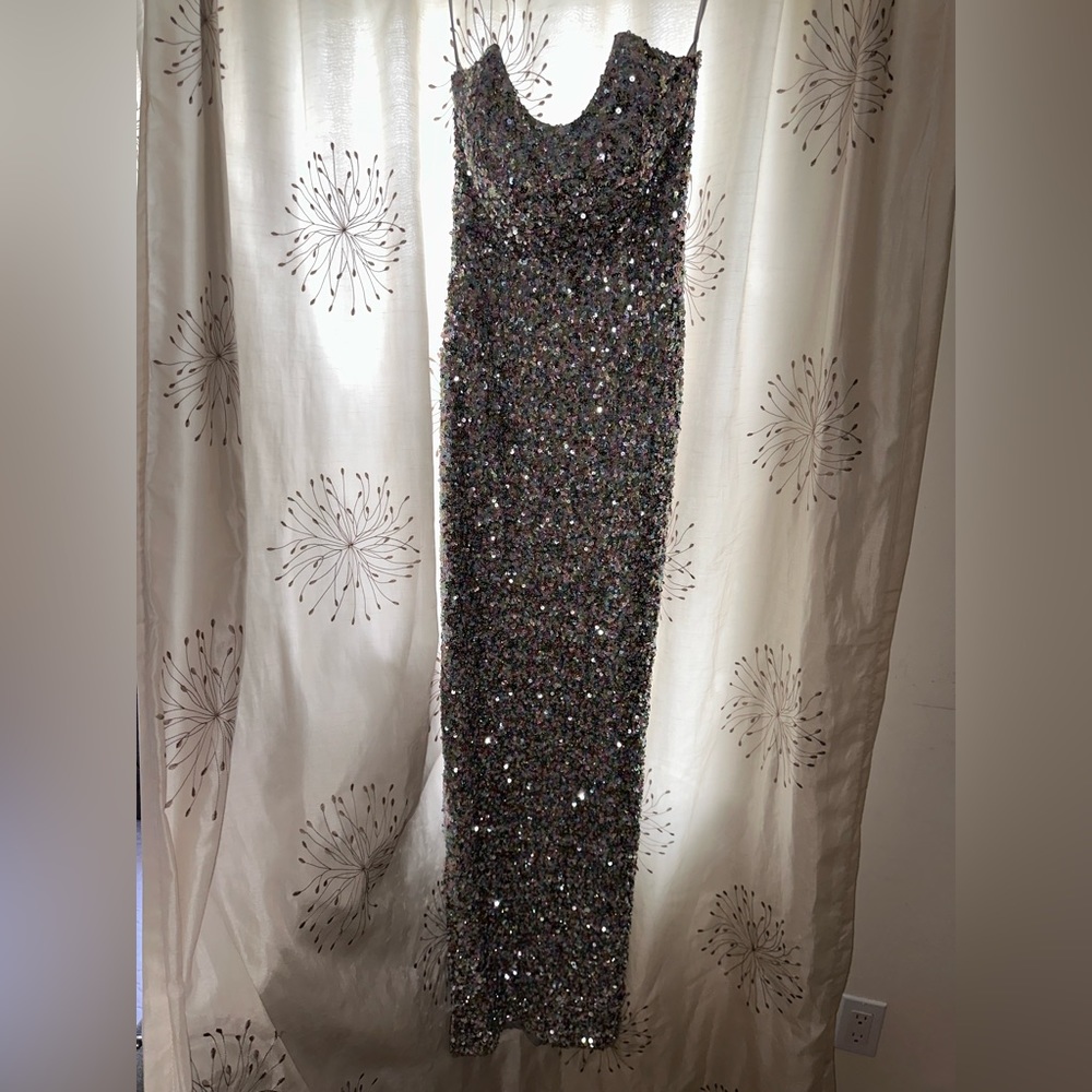 Dress - Picture 4 of 7